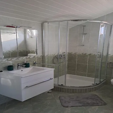 Gordana - Two Bedroom With Balcony And Sea View *