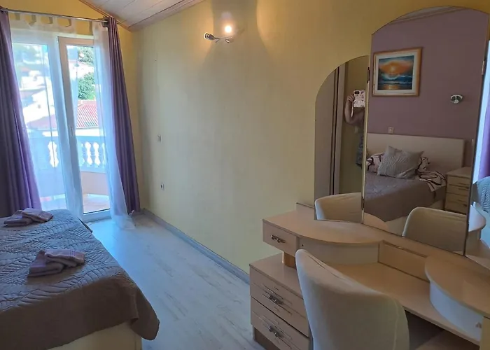 Gordana - Two Bedroom With Balcony And Sea View *
