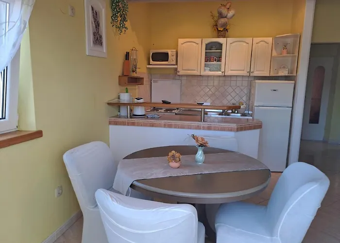 Gordana - Two Bedroom With Balcony And Sea View Daire