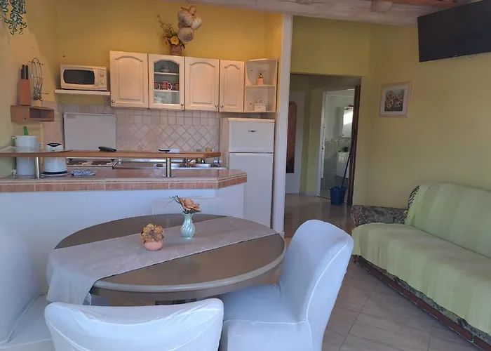 Gordana - Two Bedroom With Balcony And Sea View Daire *